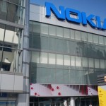 Nokia возобновит разработку телефонов.