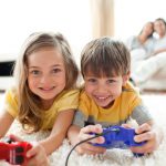 Видео игры в течение ограниченного периода времени в неделю могут повысить познавательные способности у детей.