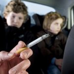Пассивное курение в детстве повышает риск преждевременной смерти.