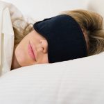 Сон при свете повышает риск развития рака.