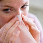 Ученые рассказали, как нос защищает организм от бактерий.
